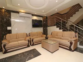 Hotel Olivia Inn by OYO Rooms - Image 2