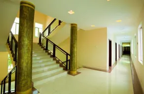 Huashi Business Hotel - Image 3