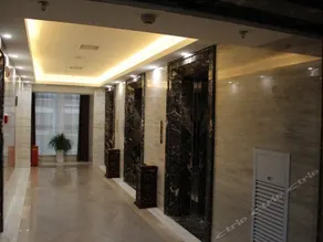 New World Lichuan Hotel - Image 4