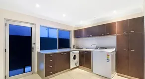 Gold Coast Beachfront Mansion - Image 3