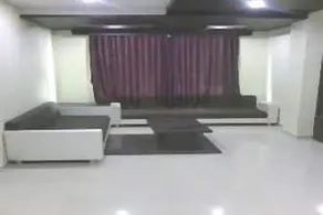 The New Holiday Inn By OYO Rooms - Image 4
