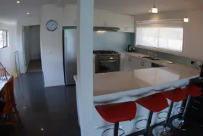 Award Winning Beach Front Retreat - Image 3