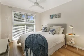 Chic Retreat - Image 4