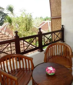 Pollok and Lemayeur Beach Front Hotel - Image 2