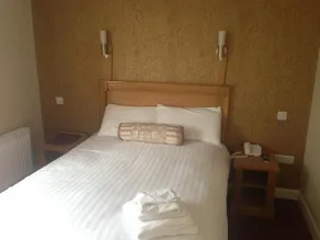 Creighton Hotel - Image 5