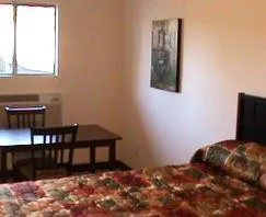 American's Inn - Image 3