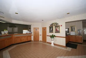 AmeriVu Inn & Suites Siler City - Image 3