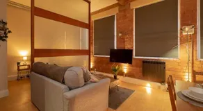 Stylish and comfortable Lace Market Studio Apartment - Image 3