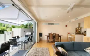 2-9 Hilton Esplanade - Image 2