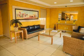 Robusti Plazza Hotel - Image 3