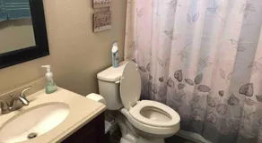 Charming 2 Bedroom House - Image 4
