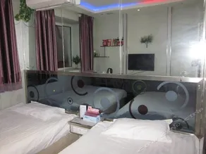 Leju Express Clock Hotel - Image 5