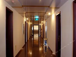 Yatai Hotel - Image 4