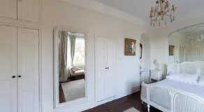 The Manor - Image 3
