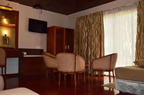 Tissainn Hotel - Image 2