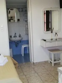 Antonis Apartment & Rooms - Image 2