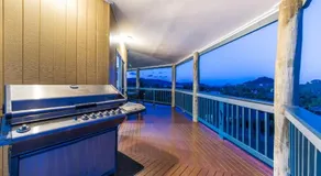 Sunset Escape Airlie Beach - Image 3