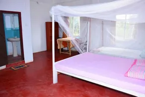 H & U Guest House - Image 4