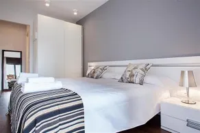 Friendly Rentals Gaudi Dream - Image 3