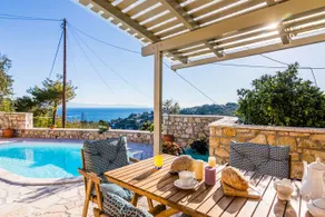 Loggos Private Pool Cottage Misoula - Image 1