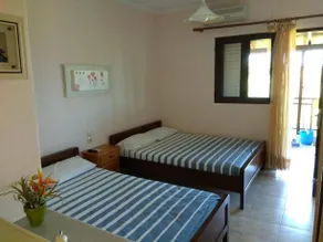 Trantas Rooms - Image 3
