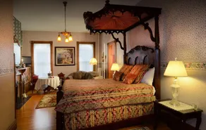The Candlelight Inn - Image 2
