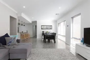 Charming Room Near Cbd & Airport W/Gym - Image 4