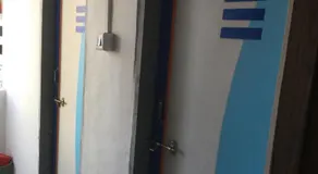 Arya Dormitory Hotel - Image 2