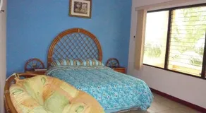 Chalet en Puerto San Jose - Image 3