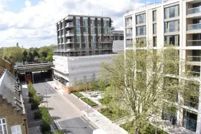 Chelsea Bridge Apartments - Image 3