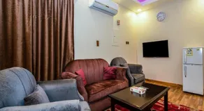 OYO 135 Yahalla Hotel Units 2 - Image 4