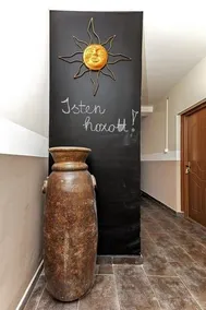 Napraforgó Vendégház - Image 4