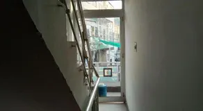 Budget rooms on VIP road - Image 4