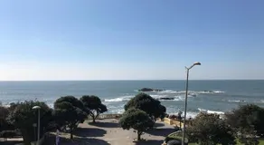 Beachfront apartment - Image 2