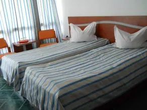 Hotel Topaz - Image 2