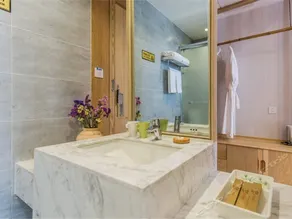 Shangju Lakeview Inn - Image 5