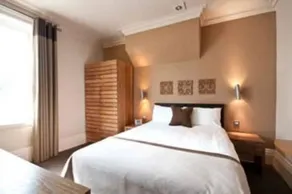 Innkeepers Lodge Tunbridge Wells - Image 2