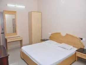 Windsor Service Apartment - Image 3