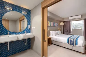 Oakwood Hotel Journeyhub Phuket - Image 5