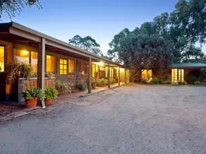 Mornington Peninsula Accommodation - Image 1