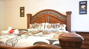 House of Cardz - The comforts of home on the road - Image 4