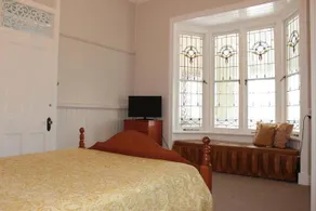 TRADITIONAL QUEENSLANDER FAMILY STAY - Image 5