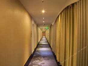 Pollman Hfx Hotel - Image 2