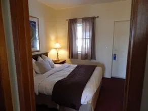 Waterfront Garden Suites - Image 2