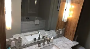 Luxury One Bed/Bath condo w/ parking on Whyte Ave - Image 5