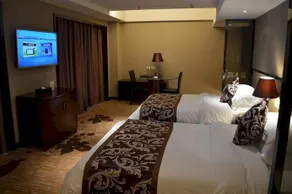 Yichang Riverside No.1 Hotel - Image 4