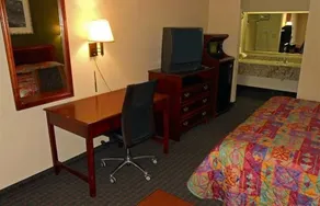 Country Hearth Inn & Suites - Decatur / Atlanta - Image 3