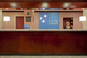 HOLIDAY INN EXPRESS PARAMUS - Image 4