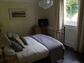 Newcastle Cottage - Image 5
