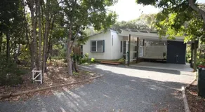 15 Belle Court - Modern, architect designed, open plan holiday home with outdoor shower - Image 3